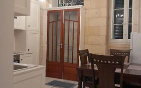 Charming Town House In Cospicua, Valperga Rooms